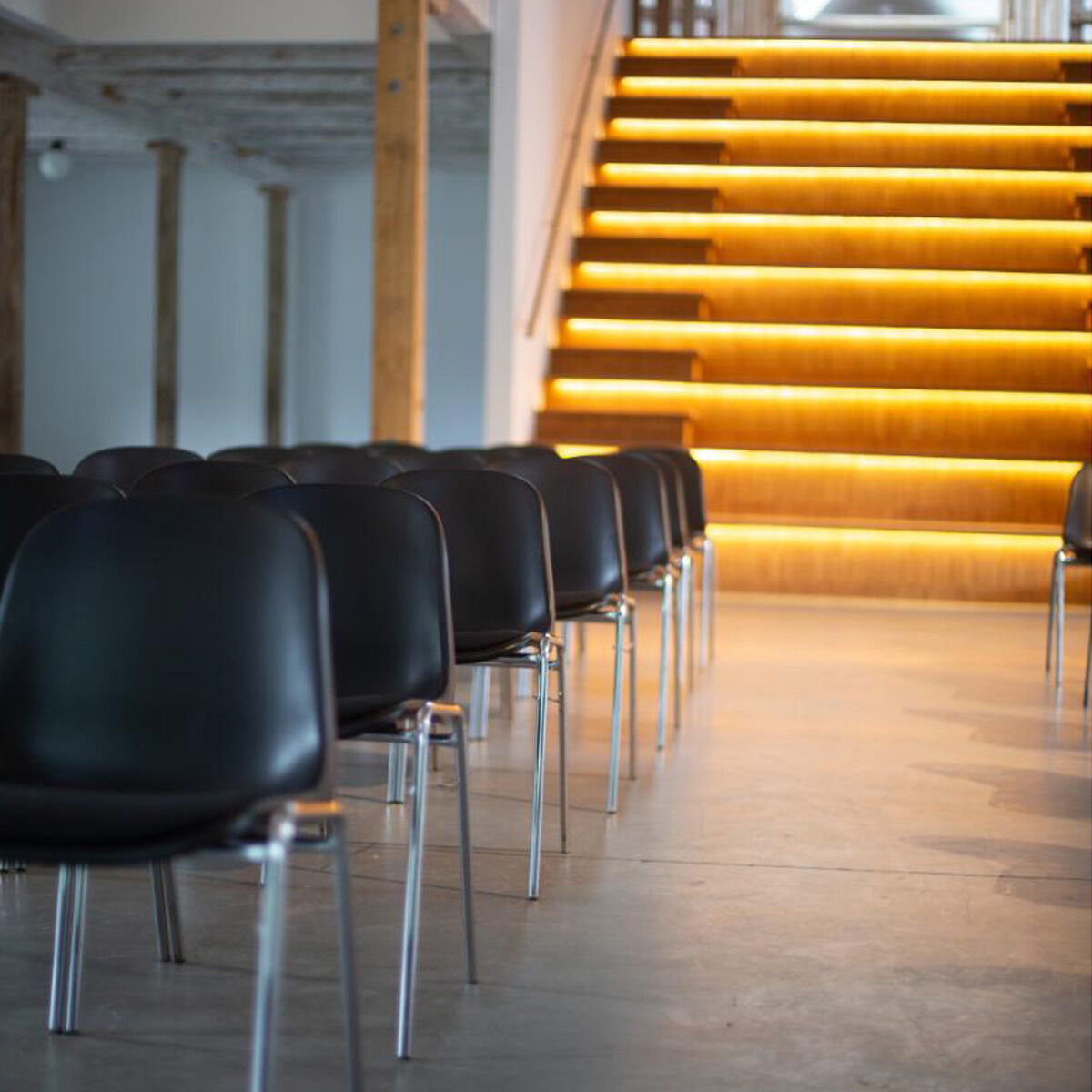 BERTRAM stabelstol m/kobling